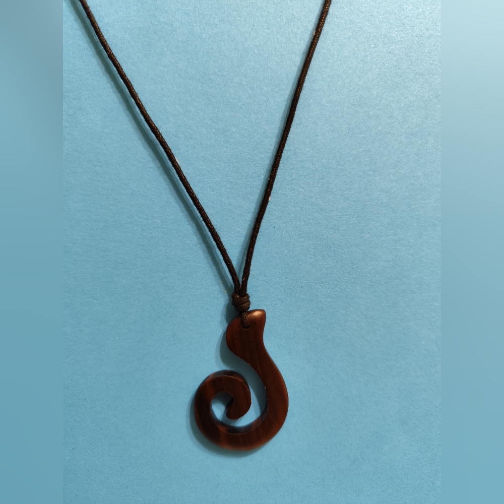 3/$25💙Wooden Pendant necklace for Ladies/Men
